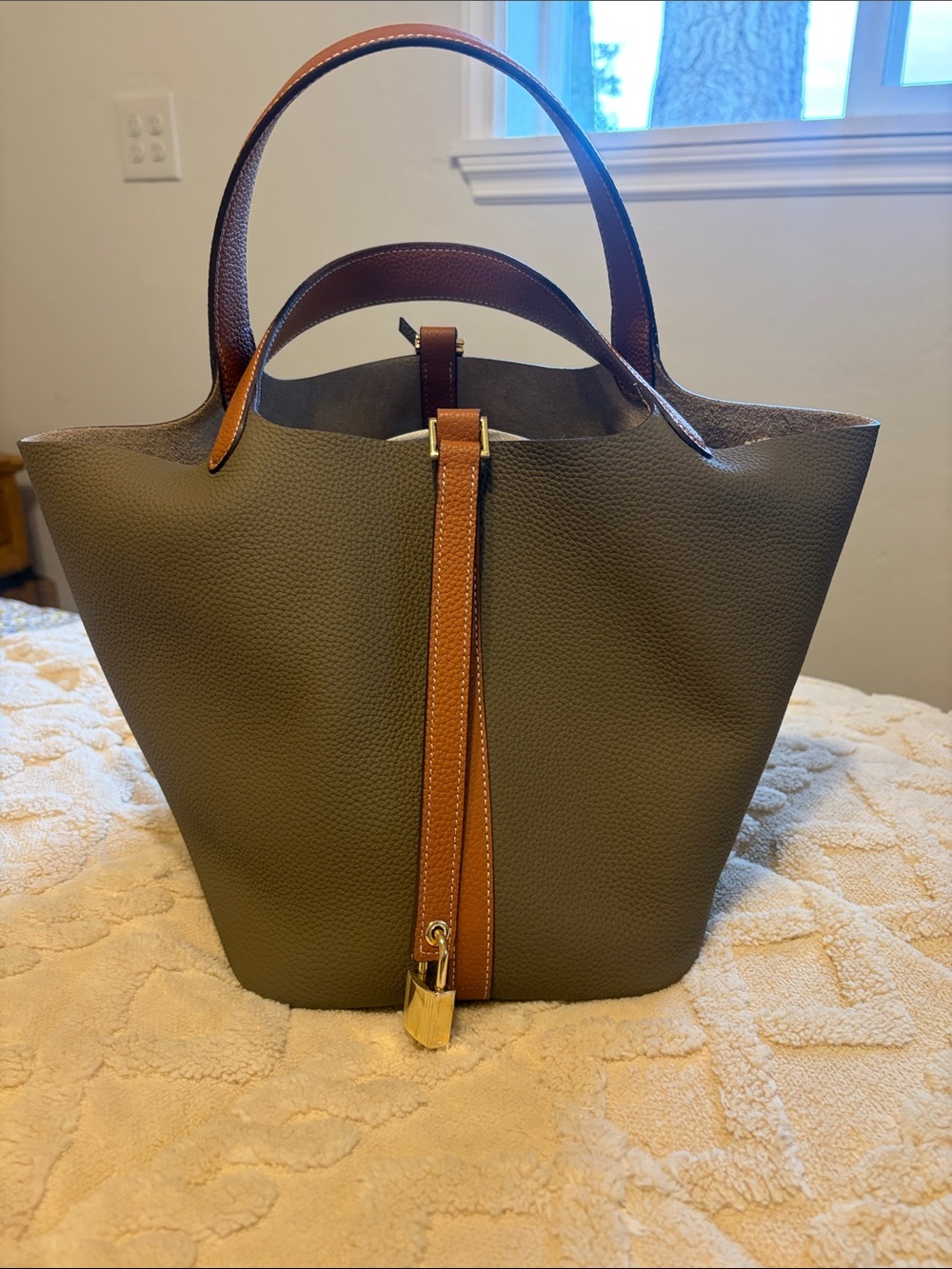 Women’s Olive Green Leather Tote with Tan Trim